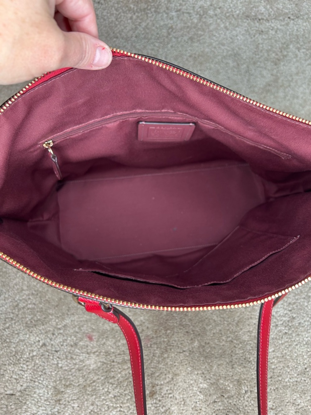 COACH 79608 Gallery Tote Crossgrain Leather Shoulder Bag Gold/Red Apple - Picture 7 of 12